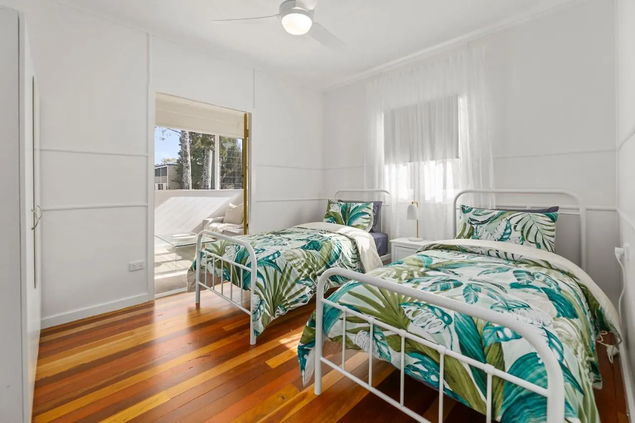 Entire Beach House On Bribie Island location